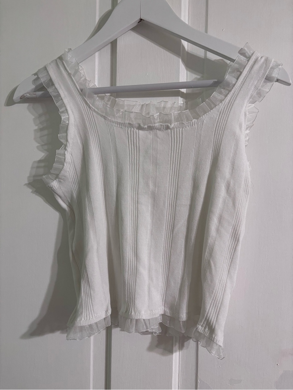 Women's White Ruffle Trim Sleeveless Top Fairy Flow trim Size M New without tags